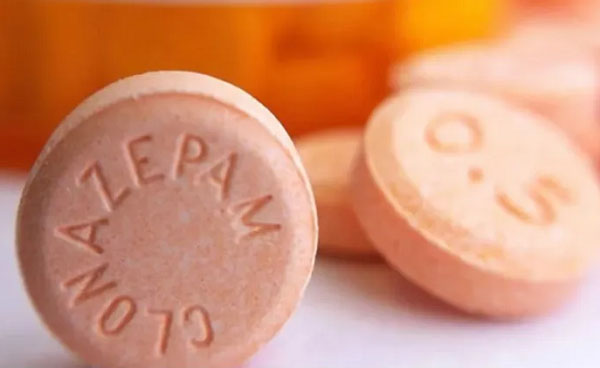 墨西哥学生挑战“最后一个睡着的人获胜”游戏,全被送医治疗