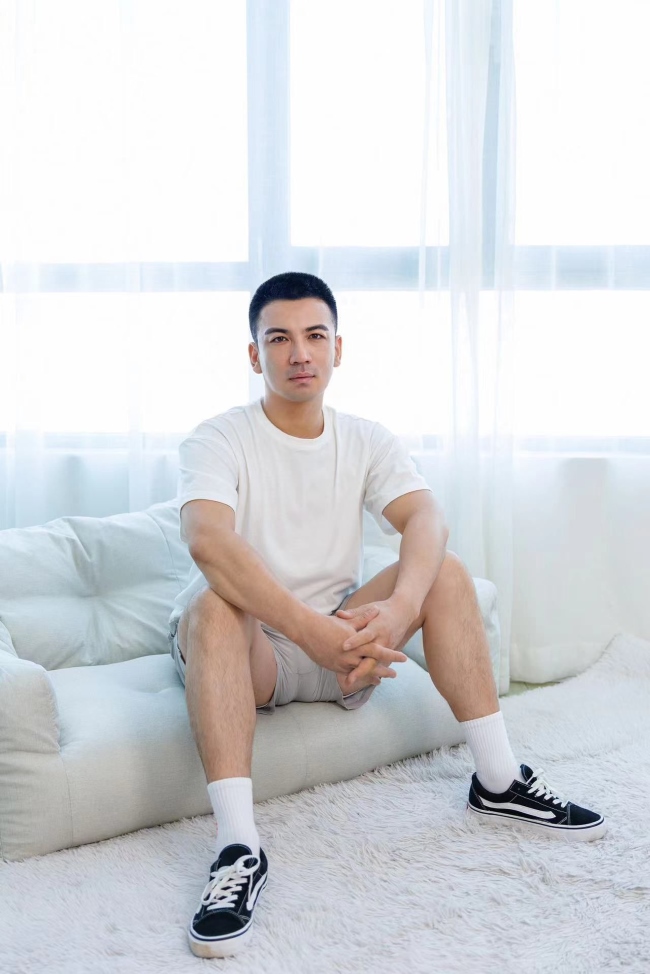 ��������